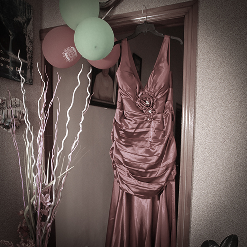 Ivonne celebrando sus 60 años en Crowne Plaza, junto a su familia